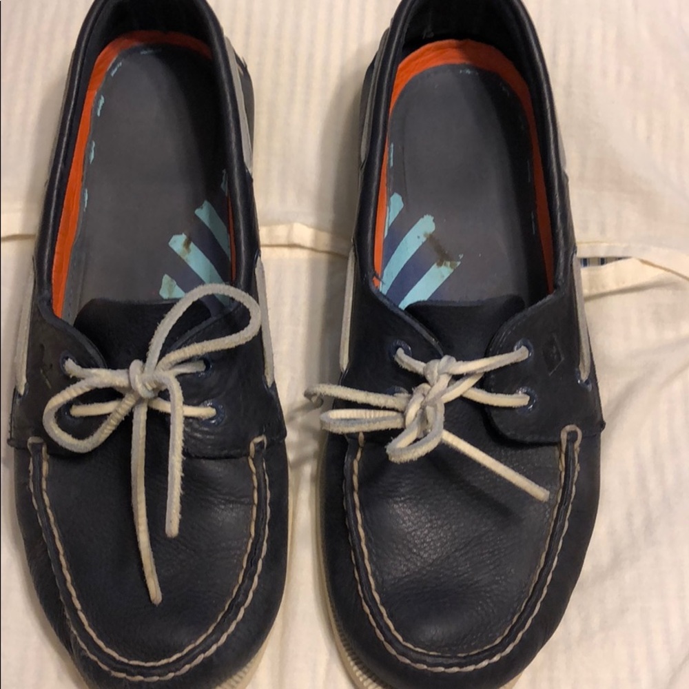Sperry - Picture 2 of 4